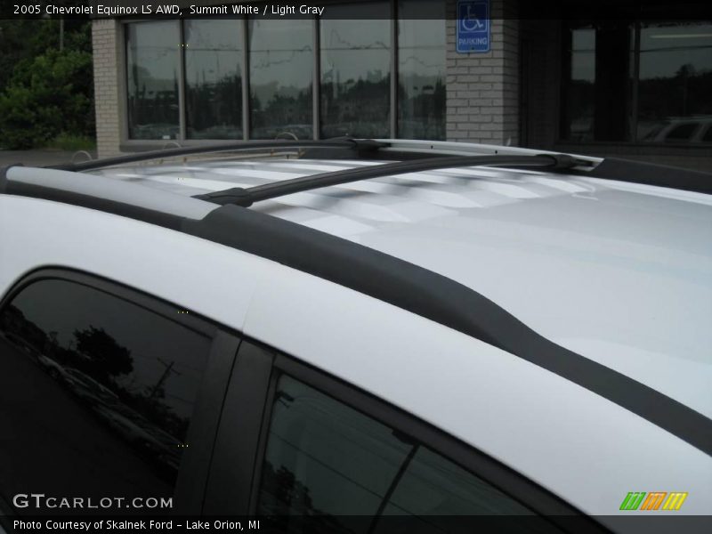 Summit White / Light Gray 2005 Chevrolet Equinox LS AWD