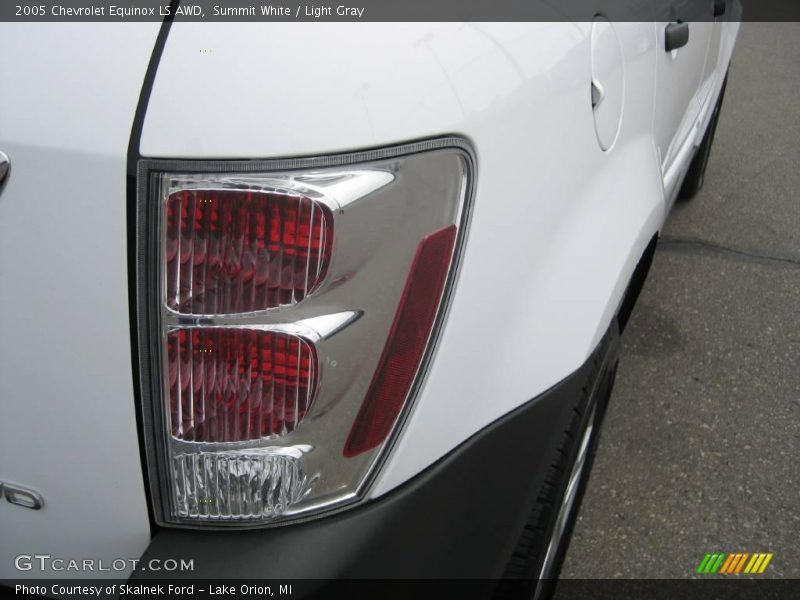 Summit White / Light Gray 2005 Chevrolet Equinox LS AWD