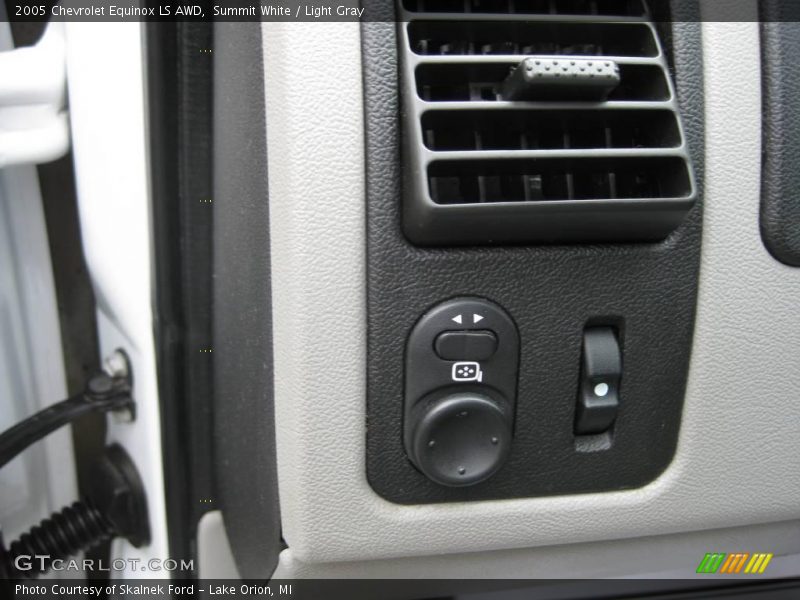 Summit White / Light Gray 2005 Chevrolet Equinox LS AWD
