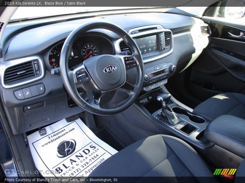 Blaze Blue / Satin Black 2019 Kia Sorento LX