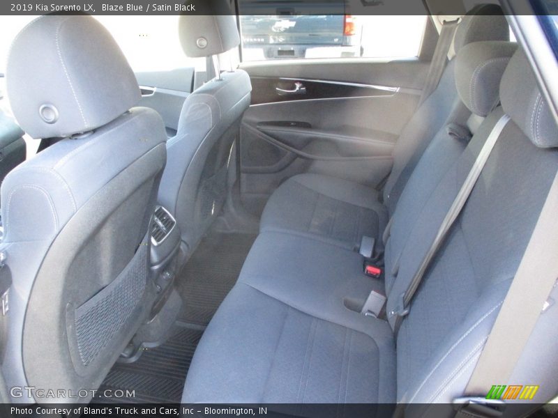 Blaze Blue / Satin Black 2019 Kia Sorento LX