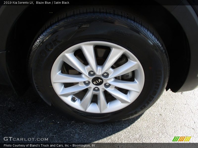 Blaze Blue / Satin Black 2019 Kia Sorento LX
