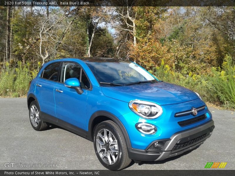 Front 3/4 View of 2020 500X Trekking AWD