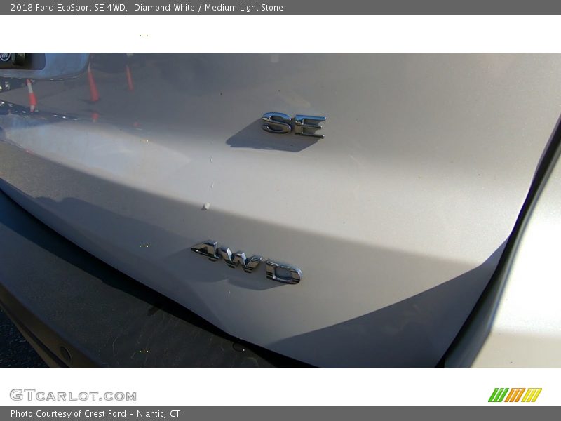 Diamond White / Medium Light Stone 2018 Ford EcoSport SE 4WD