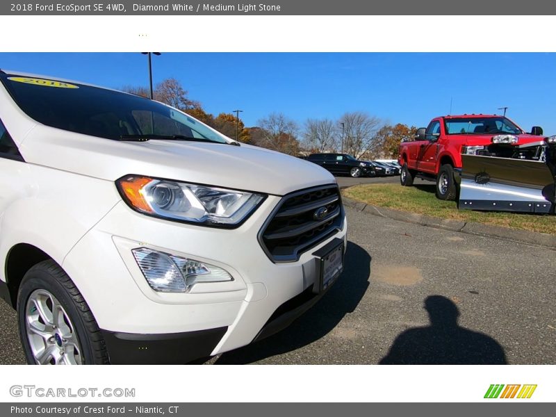 Diamond White / Medium Light Stone 2018 Ford EcoSport SE 4WD