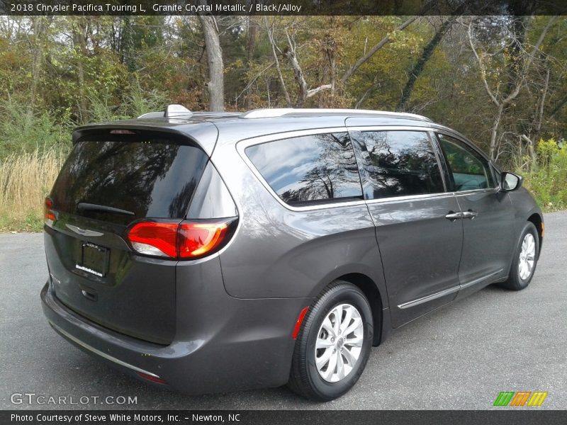 Granite Crystal Metallic / Black/Alloy 2018 Chrysler Pacifica Touring L