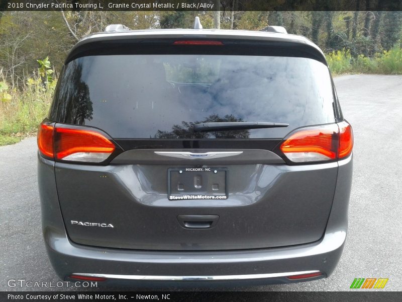 Granite Crystal Metallic / Black/Alloy 2018 Chrysler Pacifica Touring L