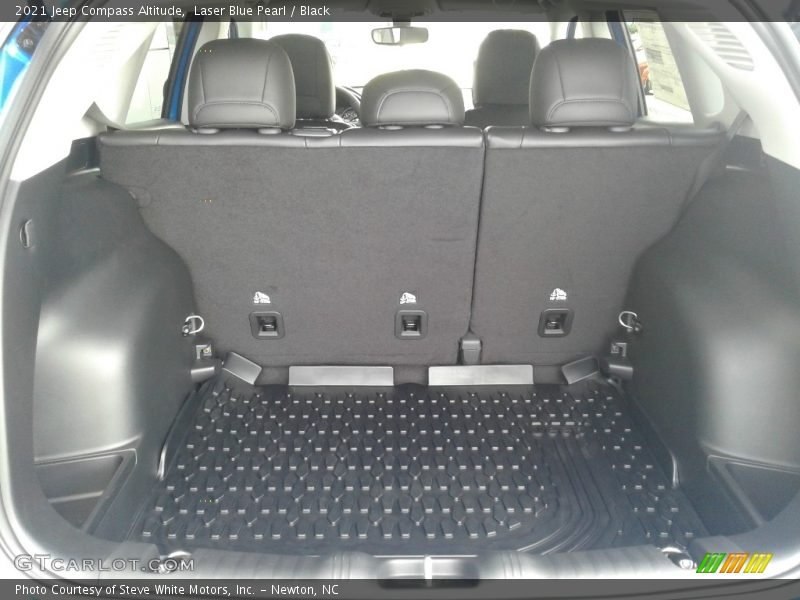  2021 Compass Altitude Trunk