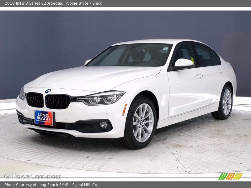 Alpine White / Black 2018 BMW 3 Series 320i Sedan