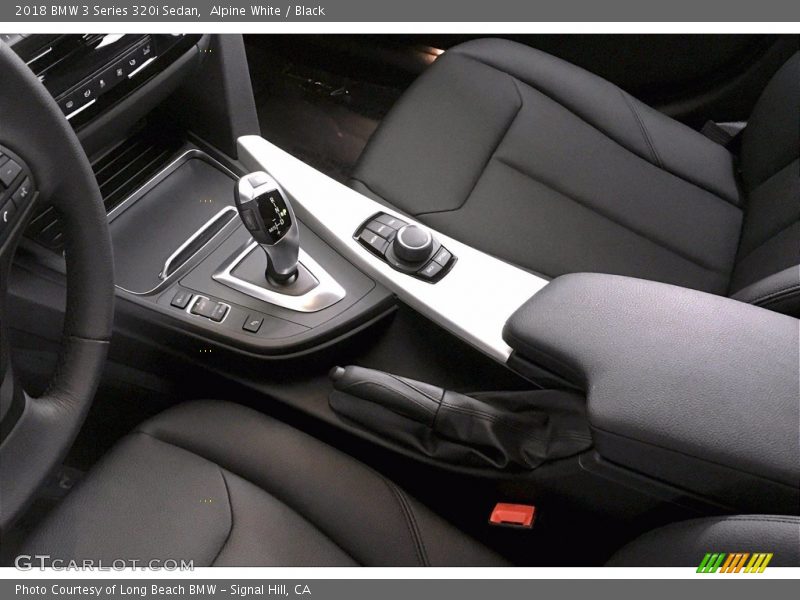 Alpine White / Black 2018 BMW 3 Series 320i Sedan