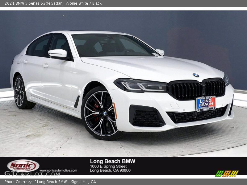 Alpine White / Black 2021 BMW 5 Series 530e Sedan