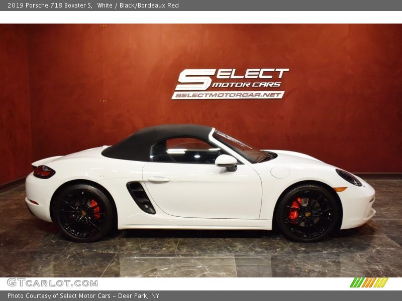 White / Black/Bordeaux Red 2019 Porsche 718 Boxster S