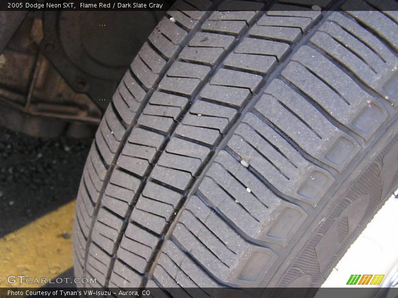 Flame Red / Dark Slate Gray 2005 Dodge Neon SXT