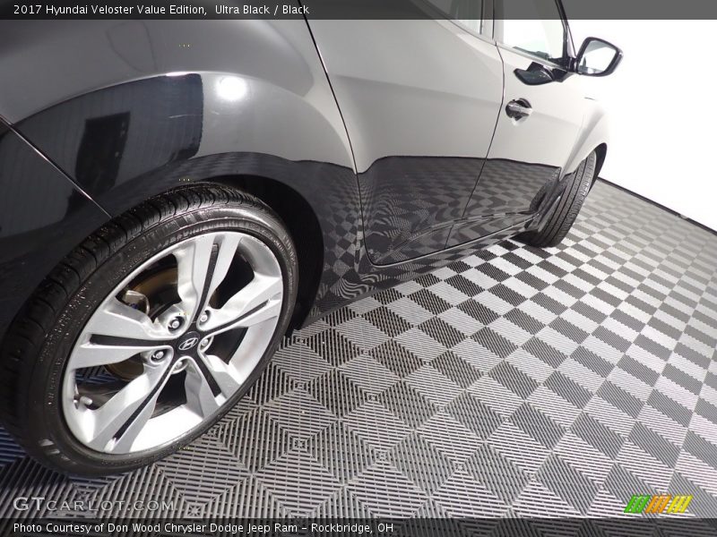 Ultra Black / Black 2017 Hyundai Veloster Value Edition