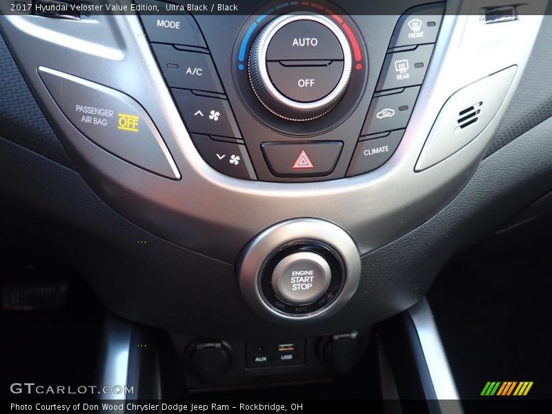 Ultra Black / Black 2017 Hyundai Veloster Value Edition
