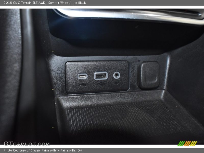 Summit White / ­Jet Black 2018 GMC Terrain SLE AWD