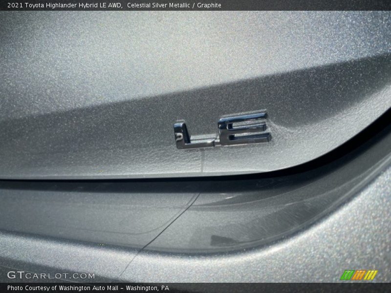 Celestial Silver Metallic / Graphite 2021 Toyota Highlander Hybrid LE AWD