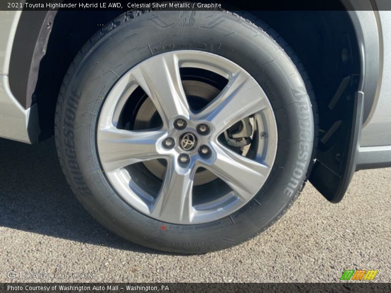 Celestial Silver Metallic / Graphite 2021 Toyota Highlander Hybrid LE AWD