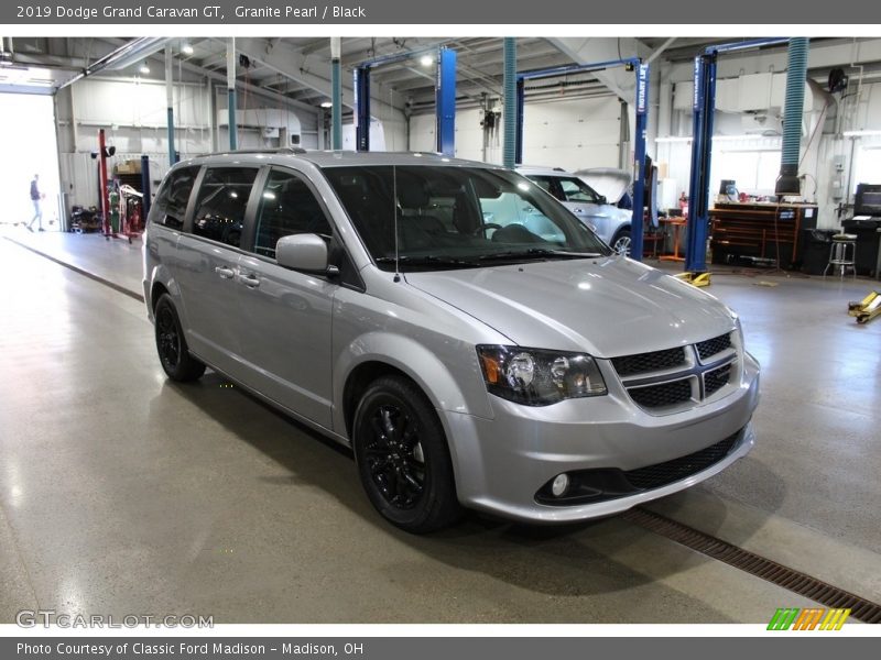 Granite Pearl / Black 2019 Dodge Grand Caravan GT