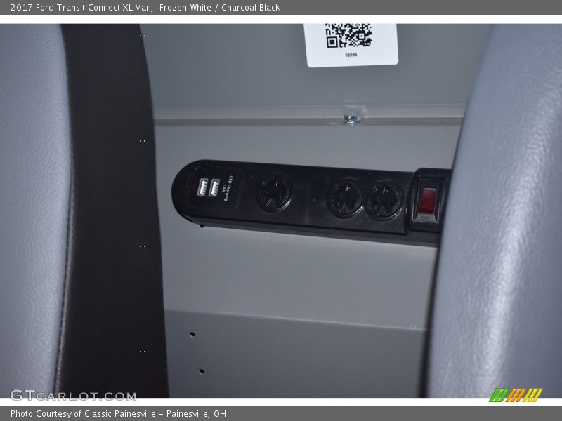 Frozen White / Charcoal Black 2017 Ford Transit Connect XL Van