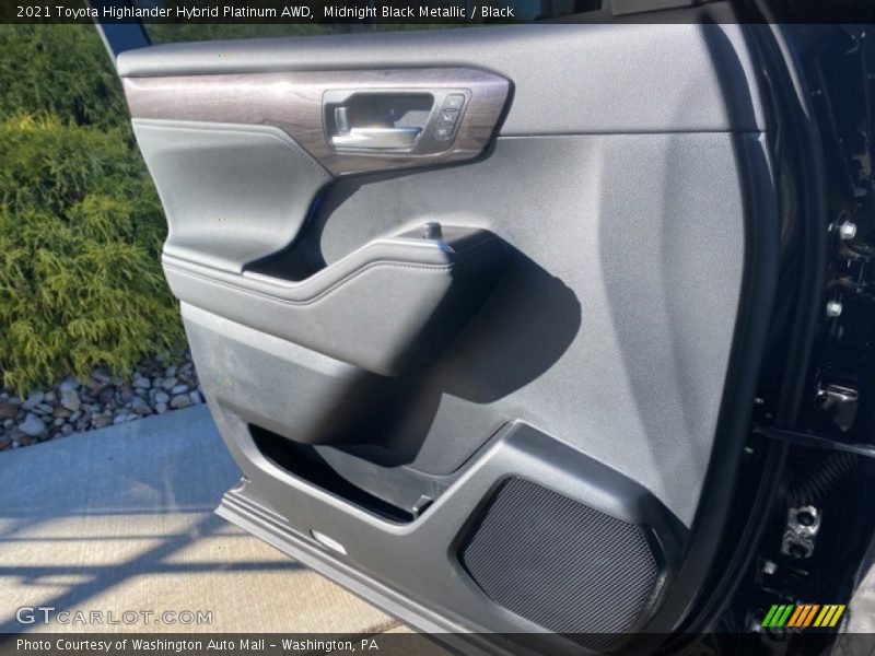 Midnight Black Metallic / Black 2021 Toyota Highlander Hybrid Platinum AWD