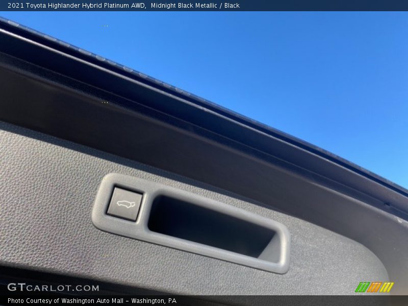Midnight Black Metallic / Black 2021 Toyota Highlander Hybrid Platinum AWD