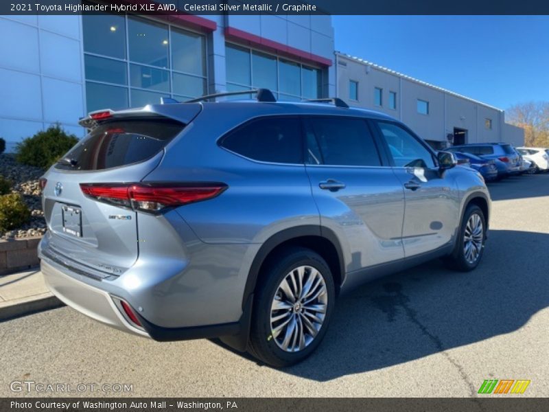 Celestial Silver Metallic / Graphite 2021 Toyota Highlander Hybrid XLE AWD