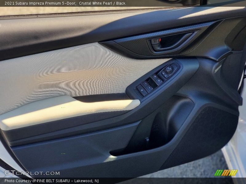 Crystal White Pearl / Black 2021 Subaru Impreza Premium 5-Door