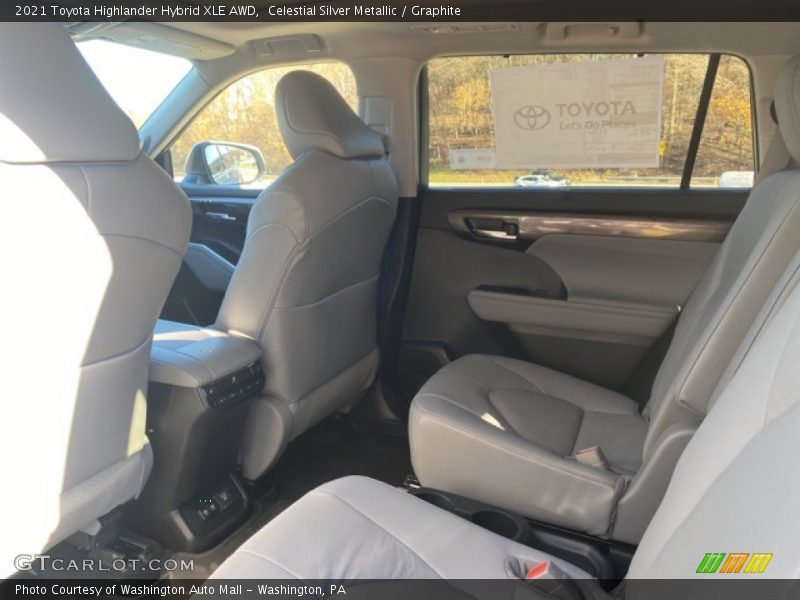 Celestial Silver Metallic / Graphite 2021 Toyota Highlander Hybrid XLE AWD