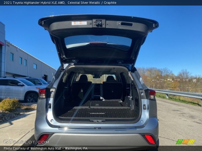 Celestial Silver Metallic / Graphite 2021 Toyota Highlander Hybrid XLE AWD