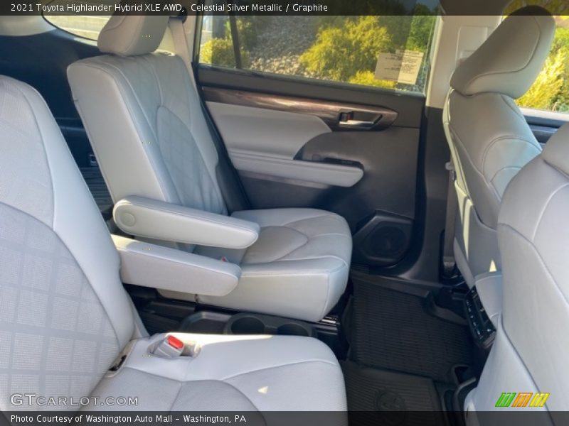 Celestial Silver Metallic / Graphite 2021 Toyota Highlander Hybrid XLE AWD