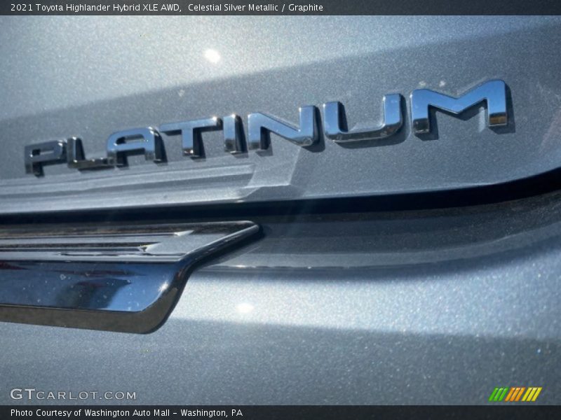 Celestial Silver Metallic / Graphite 2021 Toyota Highlander Hybrid XLE AWD