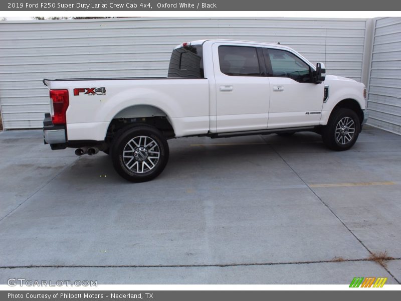 Oxford White / Black 2019 Ford F250 Super Duty Lariat Crew Cab 4x4