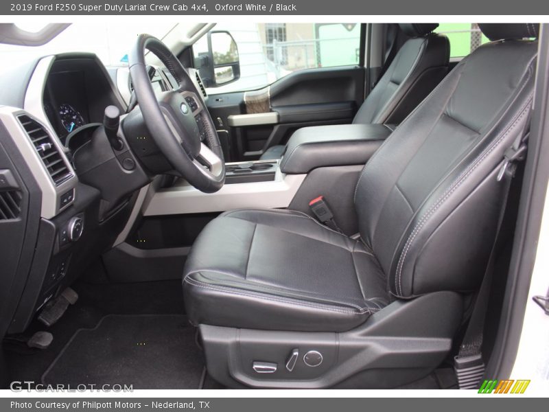 Oxford White / Black 2019 Ford F250 Super Duty Lariat Crew Cab 4x4