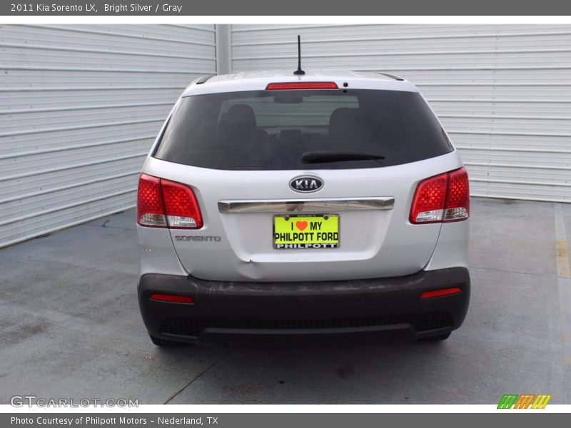 Bright Silver / Gray 2011 Kia Sorento LX