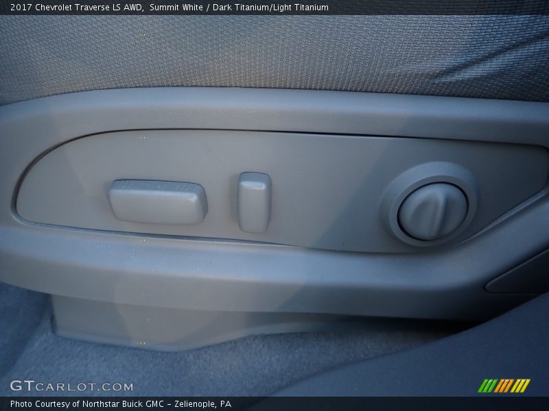 Summit White / Dark Titanium/Light Titanium 2017 Chevrolet Traverse LS AWD