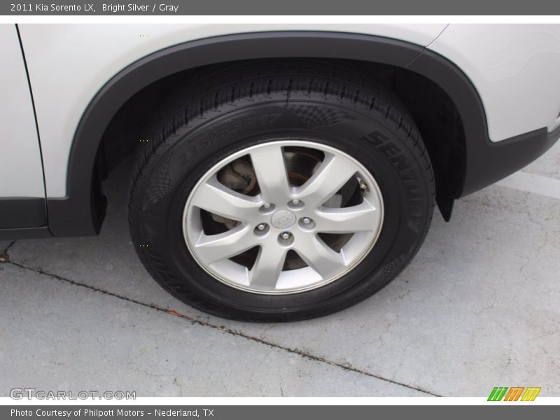 Bright Silver / Gray 2011 Kia Sorento LX