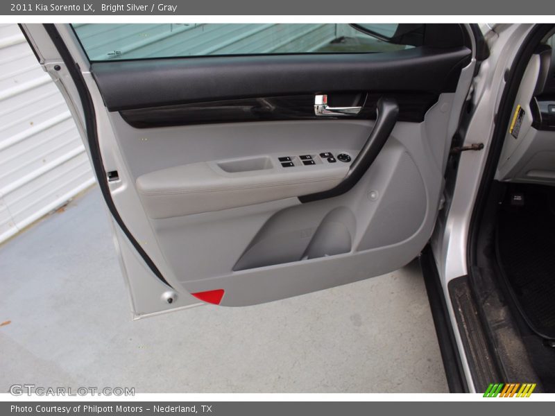 Bright Silver / Gray 2011 Kia Sorento LX