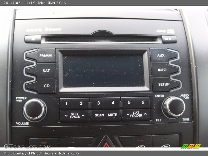 Bright Silver / Gray 2011 Kia Sorento LX