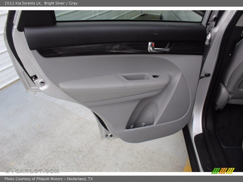 Bright Silver / Gray 2011 Kia Sorento LX