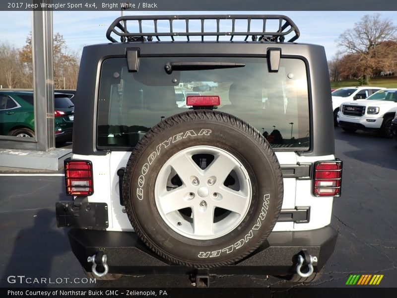 Bright White / Black 2017 Jeep Wrangler Sport 4x4