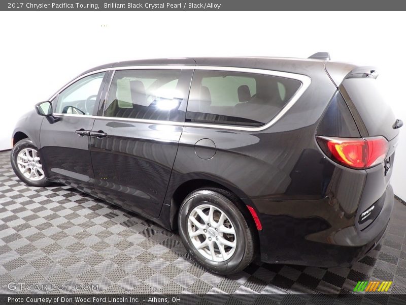 Brilliant Black Crystal Pearl / Black/Alloy 2017 Chrysler Pacifica Touring