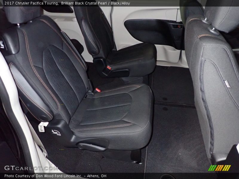 Brilliant Black Crystal Pearl / Black/Alloy 2017 Chrysler Pacifica Touring