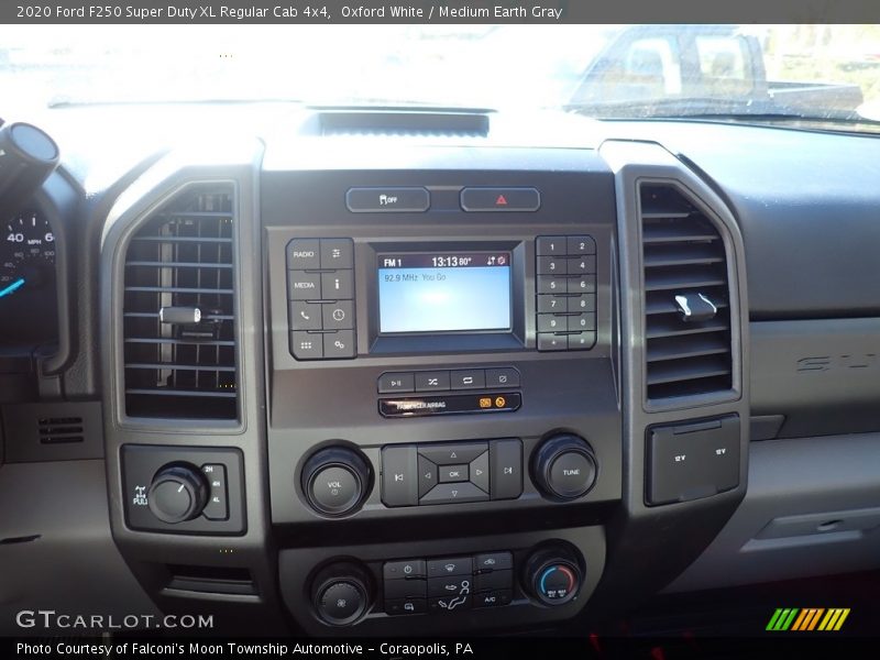 Oxford White / Medium Earth Gray 2020 Ford F250 Super Duty XL Regular Cab 4x4