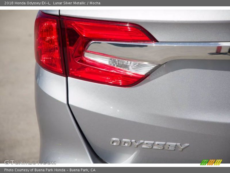 Lunar Silver Metallic / Mocha 2018 Honda Odyssey EX-L