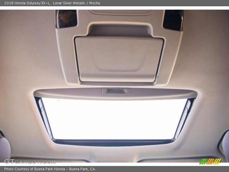 Lunar Silver Metallic / Mocha 2018 Honda Odyssey EX-L