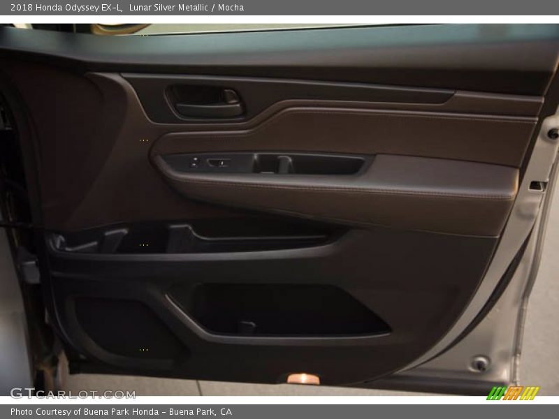 Lunar Silver Metallic / Mocha 2018 Honda Odyssey EX-L