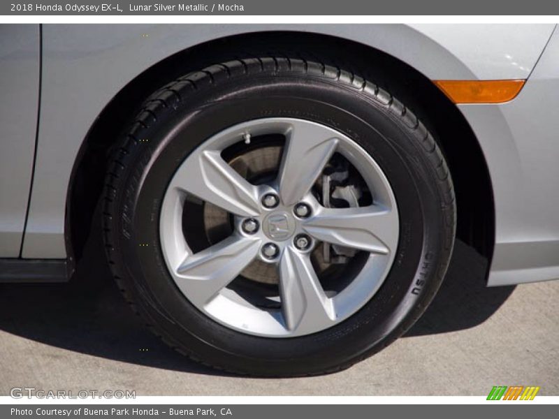Lunar Silver Metallic / Mocha 2018 Honda Odyssey EX-L