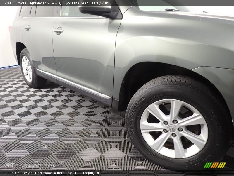 Cypress Green Pearl / Ash 2013 Toyota Highlander SE 4WD