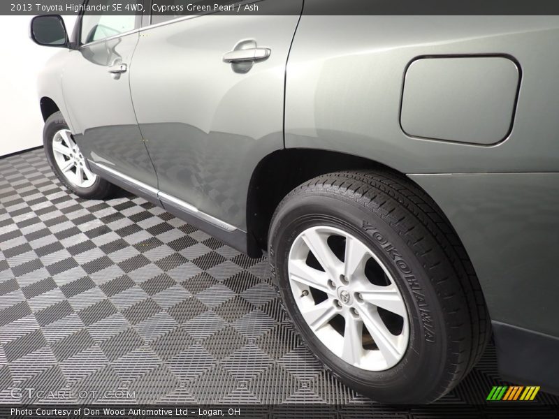 Cypress Green Pearl / Ash 2013 Toyota Highlander SE 4WD